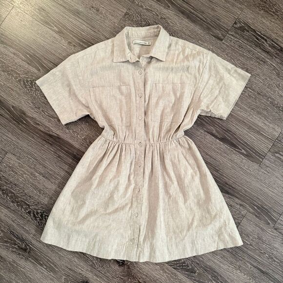 Elegant Beige Button-Down Dress - Picture 1 of 11